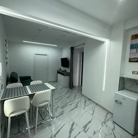 Mavy House Neapel