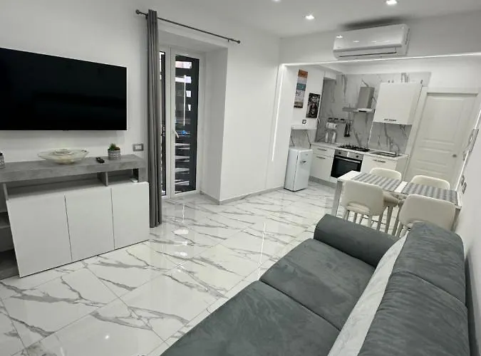 Mavy House * Neapol