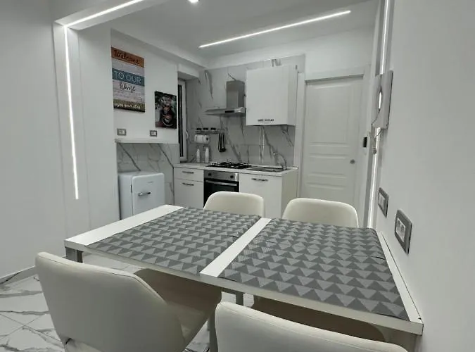 Mavy House * Neapol